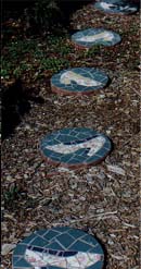 gardenshoes.jpg (16998 bytes)